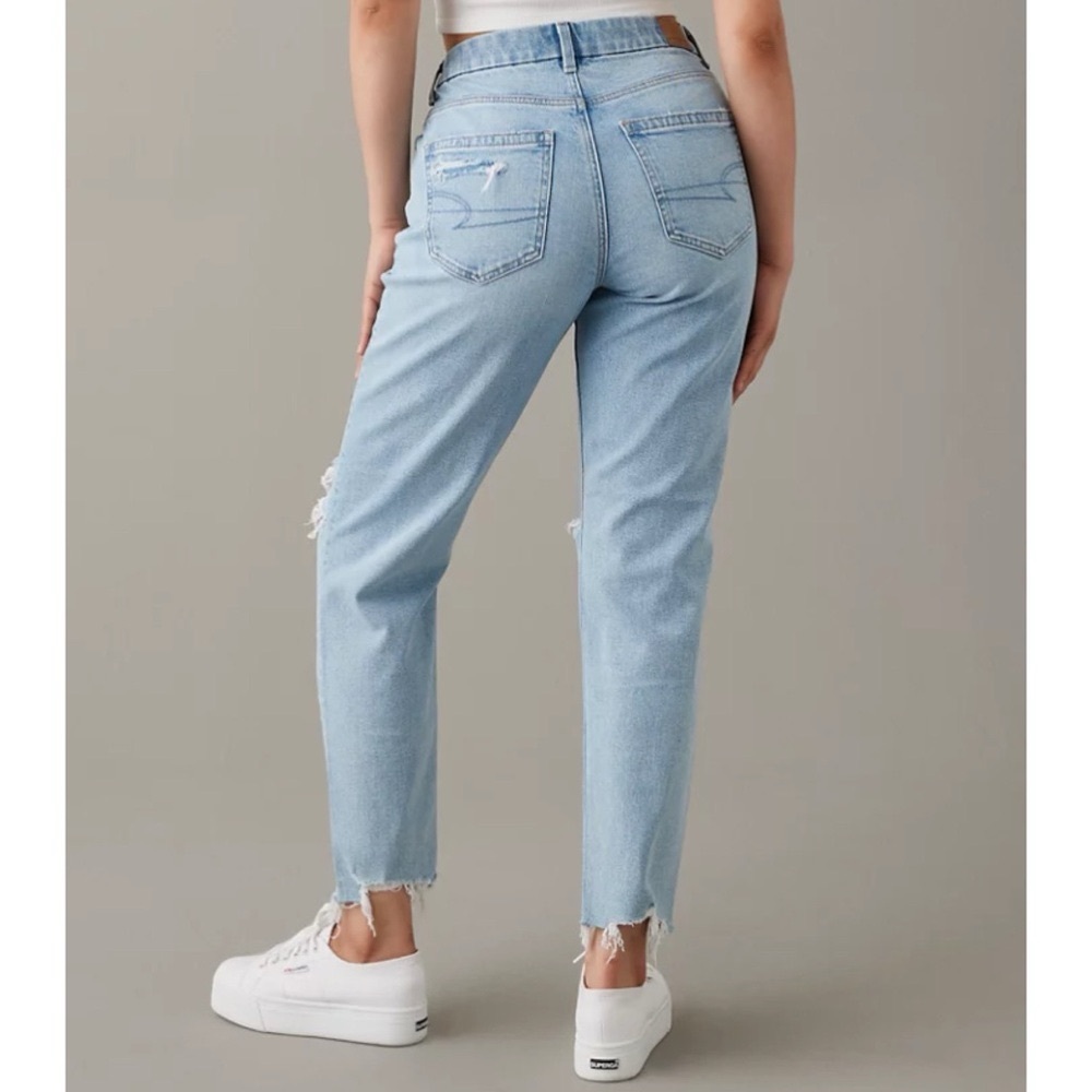 American Eagle Strigid Curvy Ripped Mom Jeans Super High Rise Size 00 or 24 NWT - Picture 2 of 10